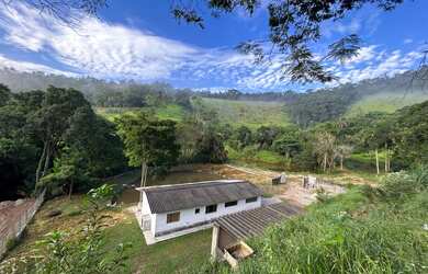 Imagem: O terreno possui 48.400m² de Área e está localizado em Centro