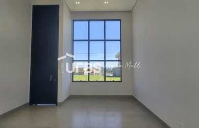 Imagem: A casa em condomínio possui 3 Dormitórios, 4 Banheiros, 4