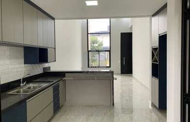 Imagem: A casa em condomínio possui 3 Dormitórios, 5 Banheiros, 4