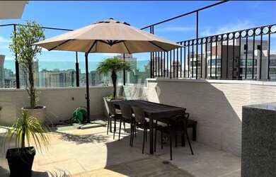 Imagem: O apartamento na cobertura possui 3 Dormitórios, 2 Banheiros