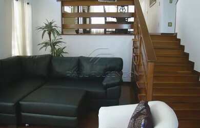 Imagem: A casa possui 5 Dormitórios, 4 Banheiros, 5 Vagas na garagem