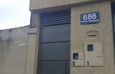 Imagem: A casa possui 2 Dormitórios, 1 Banheiro, 1 Vaga na garagem