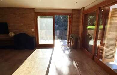 Imagem 9: Casa de alto padrão com 05 suítes para locação no condomínio Country...