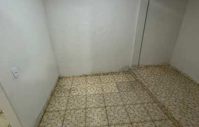 Imagem: A casa possui 2 Dormitórios, 1 Banheiro e está localizado