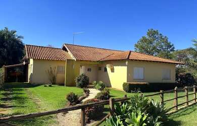 Imagem: A casa em condomínio possui 3 Dormitórios, 4 Banheiros, 3