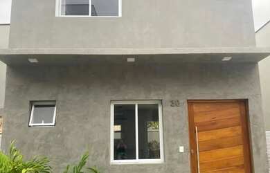 Imagem: A casa em condomínio à venda possui 3 Dormitórios, 3 Banheiros