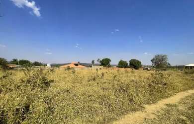 Imagem: O terreno possui 1100-0m² de Área e está localizado em Arapoanga