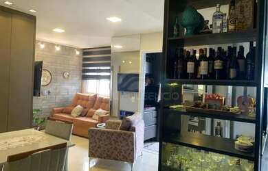 Imagem: O apartamento possui 2 Dormitórios, 2 Banheiros, 2 Vagas na