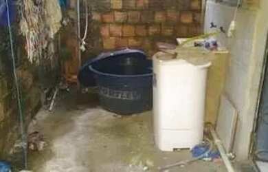 Imagem: A casa possui 5 Dormitórios, 3 Banheiros, 2 Vagas na garagem