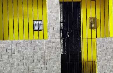 Imagem: A casa possui 2 Dormitórios, 1 Banheiro e está localizado