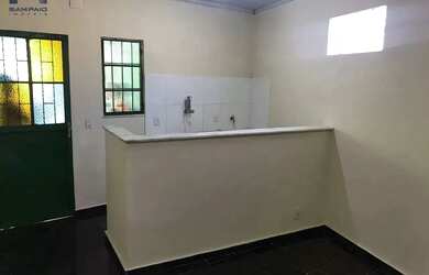 Imagem 4: Alugo Kit Net em frente a Praça da Venda da Cruz