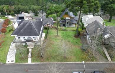Imagem: O terreno possui 600m² de Área e está localizado em Gramado