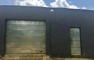 Imagem: A casa possui 4 Dormitórios, 2 Banheiros, 1 Vaga na garagem