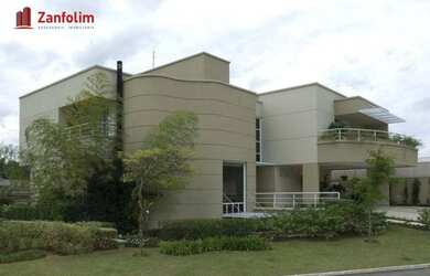 Imagem: Bela casa de esquina com muito verde!!