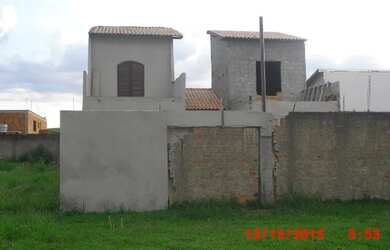 Imagem: A casa possui 1 Dormitório, 1 Vaga na garagem e 60m² de Área