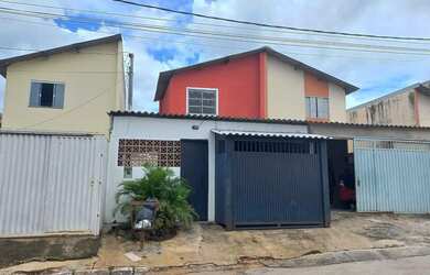 Imagem: A casa possui 2 Dormitórios, 1 Banheiro, 1 Vaga na garagem