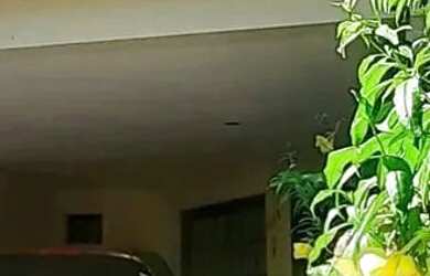 Imagem: A casa possui 3 Dormitórios, 4 Banheiros, 2 Vagas na garagem