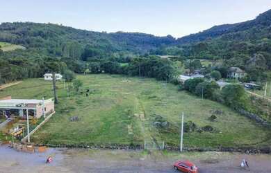 Imagem: O terreno possui 88000m² de Área e está localizado em Nova