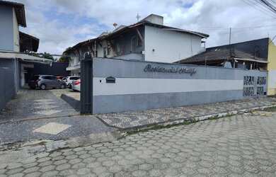 Imagem: O apartamento possui 2 Dormitórios e está localizado em Centro