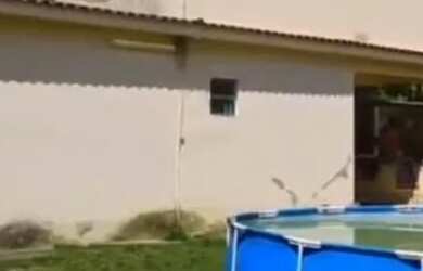 Imagem: A casa possui 4 Dormitórios, 4 Banheiros e está localizado