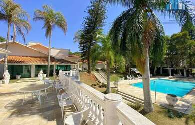 Imagem: A casa em condomínio possui 5 Dormitórios, 5 Banheiros, 5