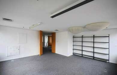 Imagem: O depósito possui 3 Vagas na garagem e 100m² de Área e está