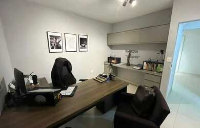 Imagem: O depósito possui 5 Vagas na garagem, 149m² de Área e está