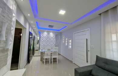 Imagem: A casa possui 2 Dormitórios, 2 Banheiros, 3 Vagas na garagem