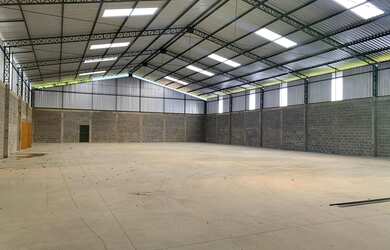 Imagem 1: Galpão comercial NOVO. Imóvel novo, 880m² de Áreae5 Vagas na garagem