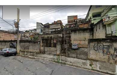 Imagem: A casa possui 2 Dormitórios, 2 Banheiros, 3 Vagas na garagem