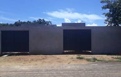 Imagem: A casa possui 2 Dormitórios, 2 Banheiros, 1 Vaga na garagem