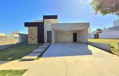 Imagem: A casa em condomínio possui 3 Dormitórios, 4 Banheiros, 4