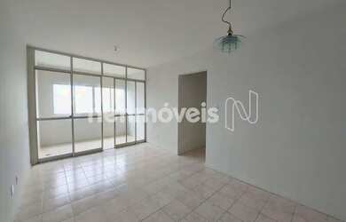 Imagem: O apartamento possui 3 Dormitórios, 1 Banheiro, 1 Vaga na garagem