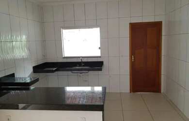 Imagem: A casa possui 2 Dormitórios, 1 Banheiro e está localizado