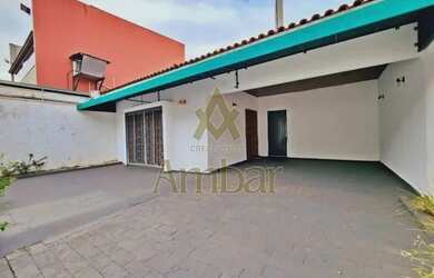 Imagem: A casa possui 3 Dormitórios, 3 Banheiros, 3 Vagas na garagem