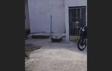 Imagem: A casa possui 2 Dormitórios, 1 Banheiro e está localizado
