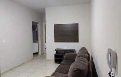 Imagem: O apartamento possui 2 Dormitórios, 1 Banheiro, 1 Vaga na garagem