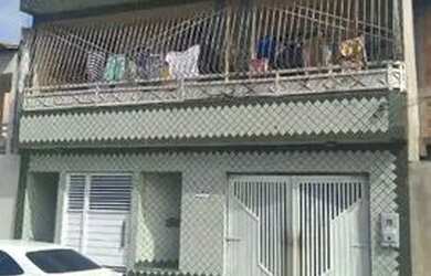 Imagem: A casa possui 5 Dormitórios, 3 Banheiros, 2 Vagas na garagem
