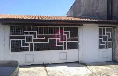 Imagem: A casa possui 2 Dormitórios, 1 Banheiro, 3 Vagas na garagem