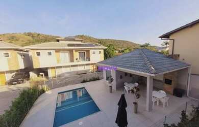 Imagem: A casa em condomínio possui 3 Dormitórios, 3 Banheiros, 1