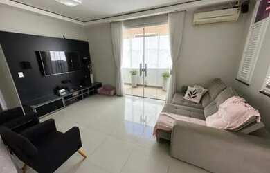 Imagem: A casa possui 2 Dormitórios, 2 Banheiros, 2 Vagas na garagem