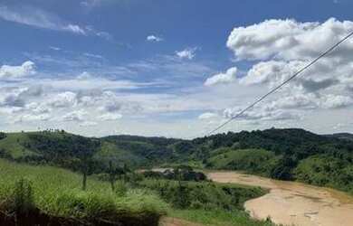 Imagem: O terreno possui 1000m² de Área e está localizado em Centro