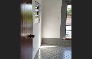 Imagem: A casa possui 5 Dormitórios, 1 Banheiro, 60m² de Área e