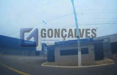 Imagem: O depósito possui 1.850m² de Área e está localizado em