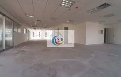 Imagem: O depósito possui 5 Vagas na garagem e 214m² de Área e está