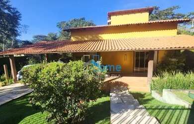 Imagem: A casa possui 4 Dormitórios, 4 Banheiros, 4 Vagas na garagem