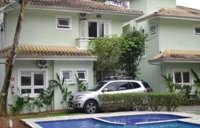 Imagem: A casa em condomínio possui 4 Dormitórios, 3 Banheiros, 140m²