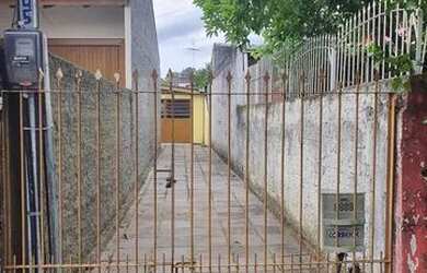 Imagem: A casa possui 2 Dormitórios, 1 Banheiro, 80m² de Área e