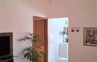 Imagem: A casa em condomínio possui 3 Dormitórios, 2 Banheiros, 2