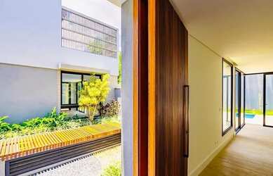 Imagem 3: Casa em São Paulo. Piscina, Varanda, 455m² de Áreae4 Vagas na garagem